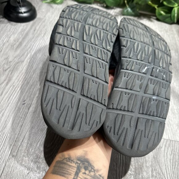 Nike Benassi Solarsoft Sandals Slides Size 8 Black Slippers On 705474-091 main image 4